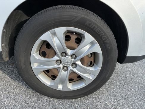 Used 2012 Hyundai Tucson GL image 18