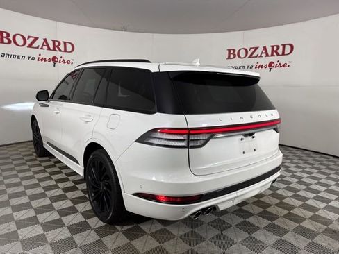 Certified 2023 Lincoln Aviator Reserve w/ Equipment Group 201A image 6