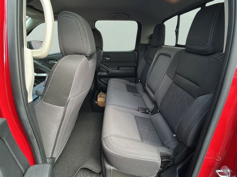Used 2025 Nissan Frontier SV w/ SV Convenience Package RWD image 15