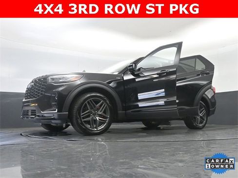 Used 2025 Ford Explorer ST-Line w/ ST-Line Street Pack image 47
