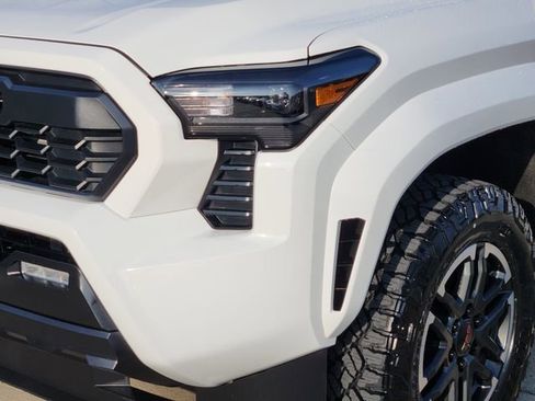 Certified 2026 Toyota Tacoma TRD Sport AWD/4WD image 7