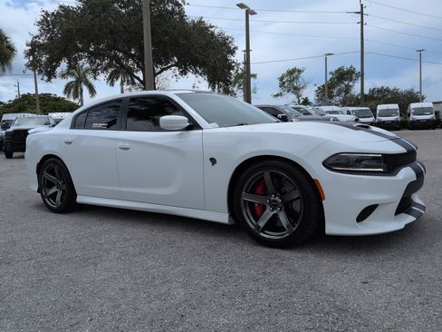Used 2018 Dodge Charger SRT Hellcat w/ Harman/Kardon Audio Group RWD image 2