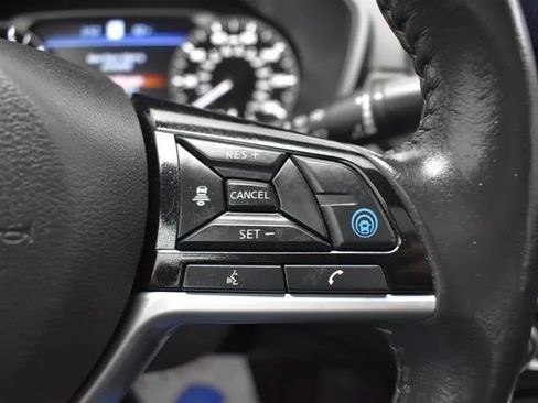 Used 2024 Nissan Altima 2.5 SV w/ SV Premium Package FWD image 23