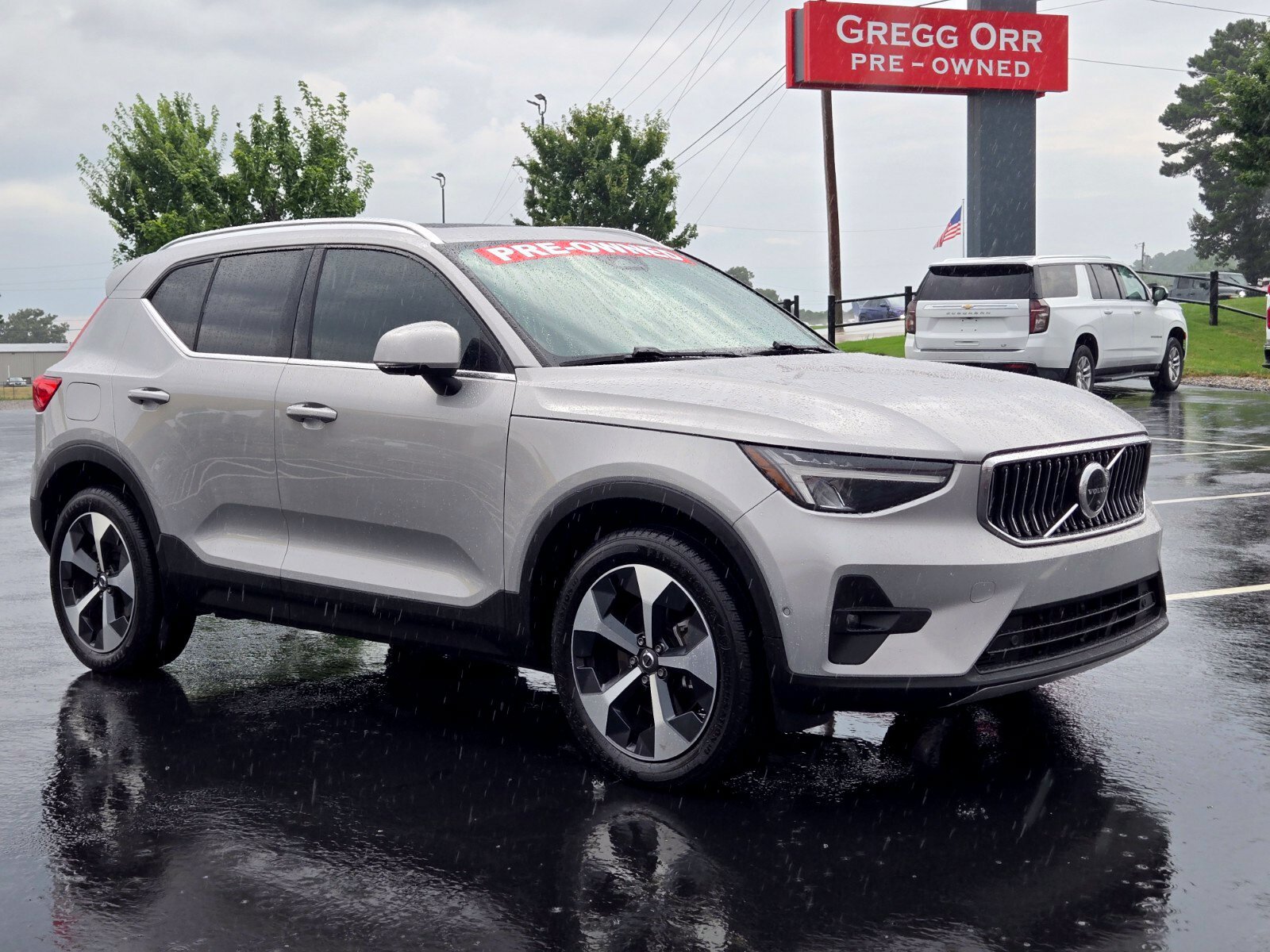 Used 2024 Volvo XC40 B5 Plus AWD/4WD image 7