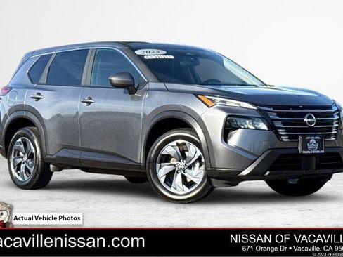 Certified 2025 Nissan Rogue SV image 1