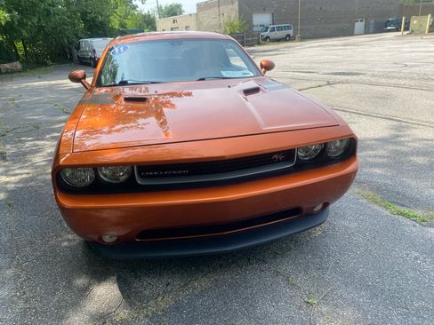 Used 2011 Dodge Challenger R/T RWD image 8