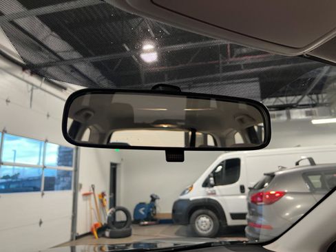 Used 2018 Subaru Forester 2.5i w/ Alloy Wheel Package image 23