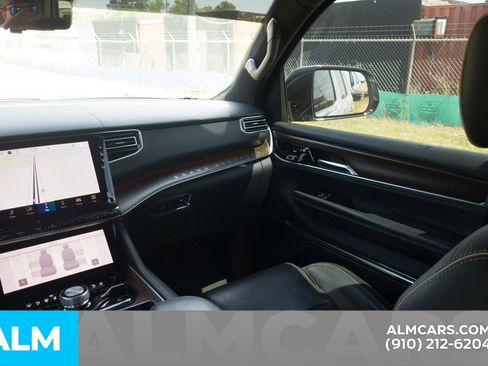 Used 2023 Jeep Grand Wagoneer L Series II AWD/4WD image 22