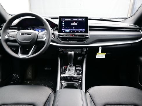 New 2026 Jeep Compass Latitude AWD/4WD image 12