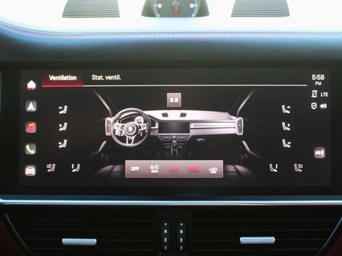Used 2022 Porsche Cayenne S AWD/4WD image 45