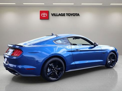 Used 2022 Ford Mustang GT w/ Black Accent Package RWD image 5