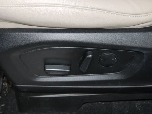 Used 2021 Ford Explorer Limited w/ Equipment Group 301A RWD image 17