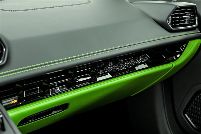 Used 2021 Lamborghini Huracan EVO RWD image 44