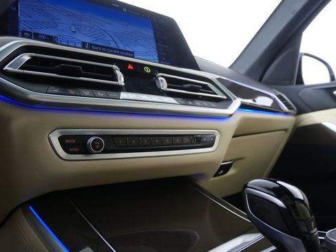 Certified 2022 BMW X5 xDrive40i w/ Premium Package AWD/4WD image 23