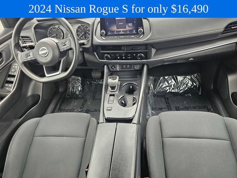 Used 2024 Nissan Rogue S FWD image 15