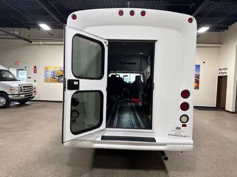 Used 2015 Ford E-350 and Econoline 350 Super Duty image 29