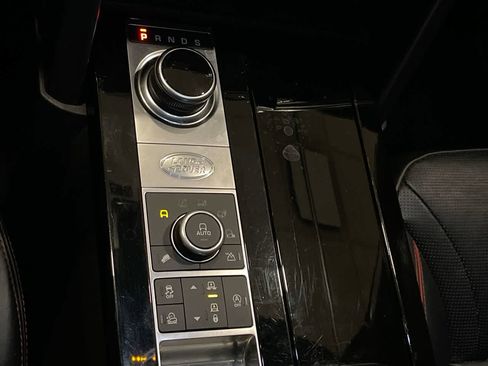 Used 2020 Land Rover Discovery HSE image 20