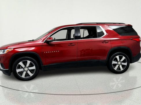 Used 2019 Chevrolet Traverse LT w/ LT Premium Package FWD image 2