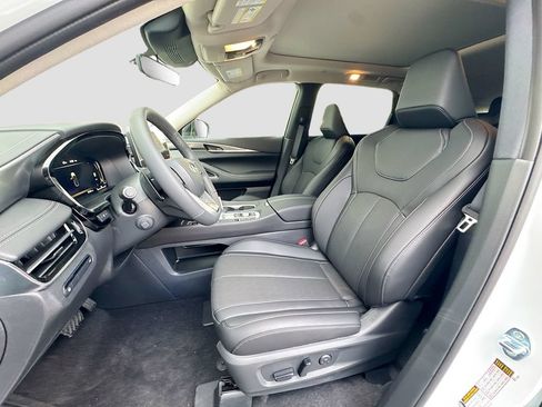 Certified 2026 INFINITI QX60 Luxe w/ Cargo Package FWD image 23