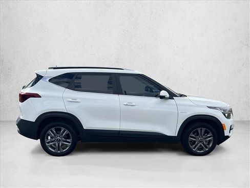 Used 2023 Kia Seltos S w/ Navigation Package image 4