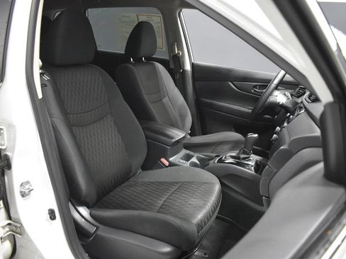 Used 2020 Nissan Rogue SV FWD image 13