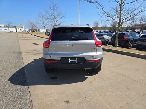 Used 2023 Volvo XC40 B5 Plus w/ Driver Assist Package image 5