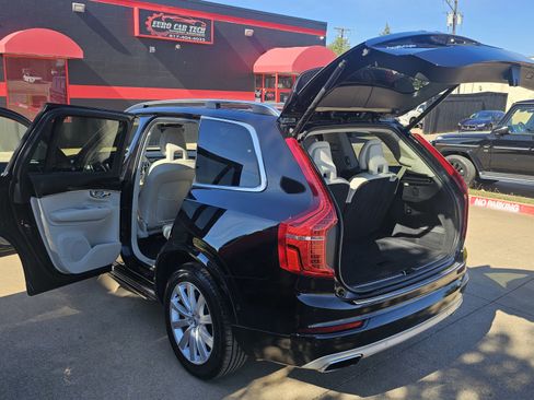 Used 2017 Volvo XC90 T6 Momentum w/ Vision Package image 19