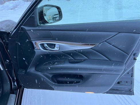 Used 2015 INFINITI Q70 L 3.7 w/ Deluxe Touring Package image 21