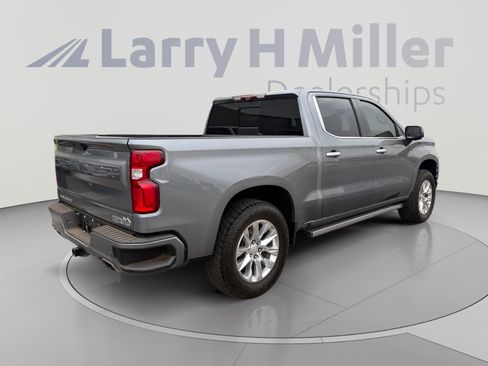 Used 2021 Chevrolet Silverado 1500 High Country w/ Technology Package AWD/4WD image 5