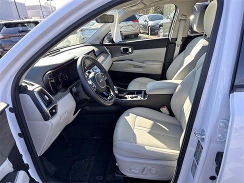 Used 2023 Kia Sorento EX w/ Panoramic Sunroof Package image 14