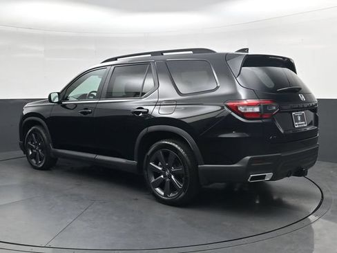 Used 2025 Honda Pilot Sport image 6