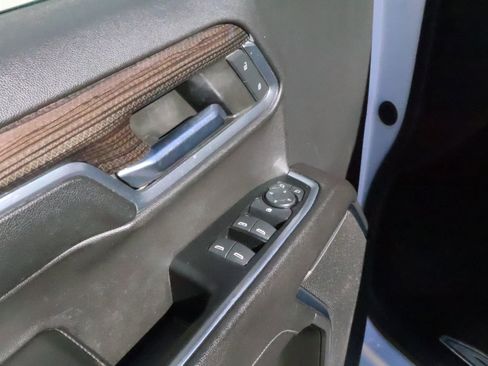 Used 2023 Chevrolet Silverado 1500 LT image 44