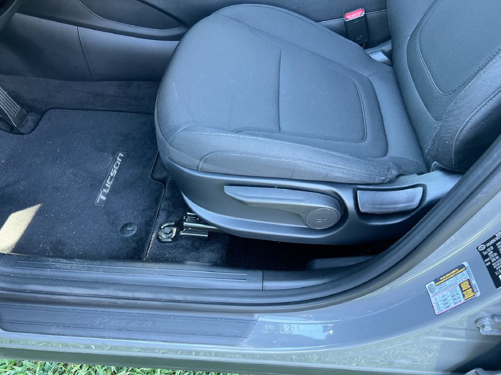 Used 2025 Hyundai Tucson SE FWD image 14
