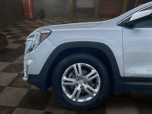 Certified 2022 GMC Terrain SLE w/ Driver Convenience Package FWD image 9
