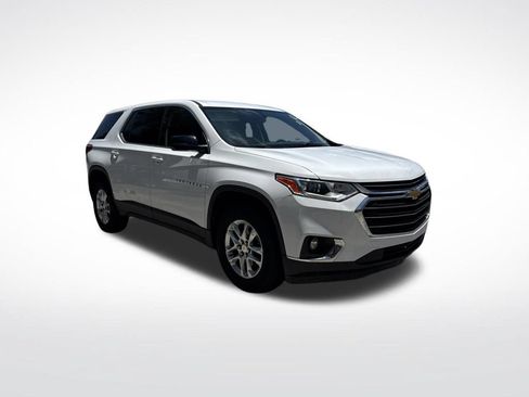 Used 2021 Chevrolet Traverse LS FWD image 2