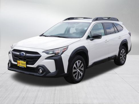 Certified 2025 Subaru Outback Premium AWD/4WD image 3