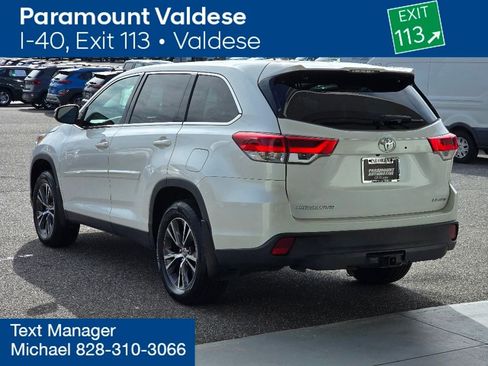 Used 2019 Toyota Highlander AWD V6 image 2