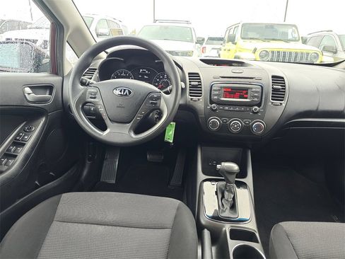 Used 2017 Kia Forte LX image 13