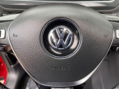 Used 2019 Volkswagen Tiguan SEL image 15