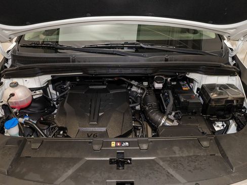 Certified 2024 Kia Carnival LX image 18