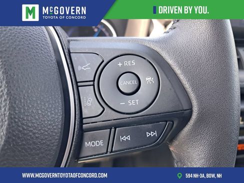 Used 2022 Toyota RAV4 Limited AWD/4WD image 22