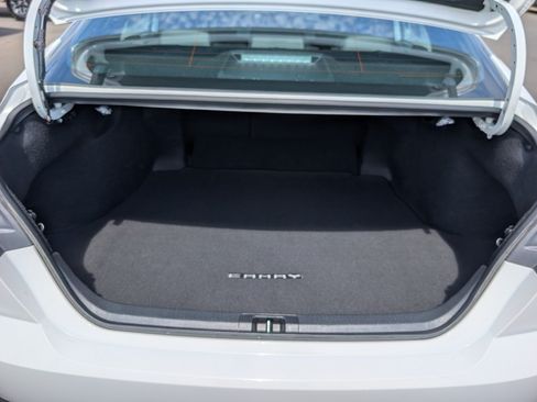 Used 2025 Toyota Camry SE FWD image 9