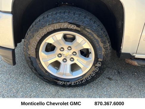 Used 2018 Chevrolet Silverado 1500 LT w/ All Star Edition image 28