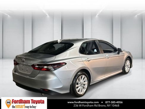 Used 2023 Toyota Camry LE image 7