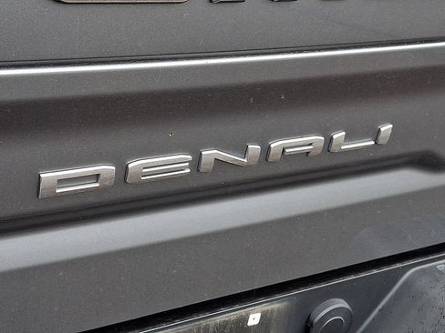 Used 2020 GMC Sierra 1500 Denali w/ Denali Ultimate Package AWD/4WD image 11