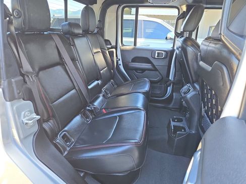 Used 2023 Jeep Gladiator Rubicon w/ LED Lighting Group AWD/4WD image 15