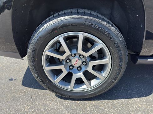 Used 2016 GMC Yukon Denali w/ Enhanced Security Package AWD/4WD image 9