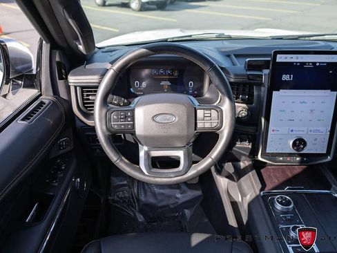 Used 2024 Ford Expedition Max Platinum AWD/4WD image 2