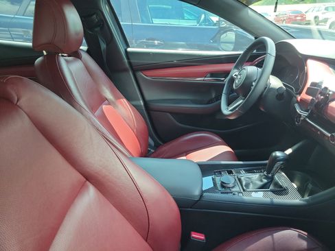 Used 2021 MAZDA MAZDA3 Hatchback w/Premium Plus Pkg AWD/4WD image 10