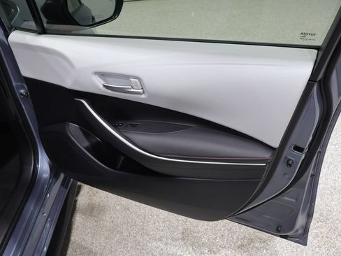 Used 2024 Toyota Corolla SE w/ SE Premium Package FWD image 23
